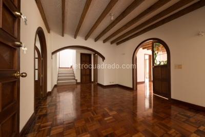 Casa de 3 alcobas en venta en Santabarbara, Bogotá, 594 m² · foto 4 de 19