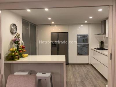 Apartamento de 3 alcobas en venta en La Cabrera, Bogotá, 160 m² · foto 5 de 15