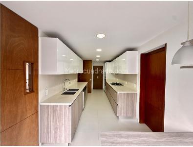 Apartamento de 3 alcobas en venta en La Cabrera, Bogotá, 250 m² · foto 10 de 20