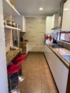 Apartamento de 3 alcobas en venta en Chico Oriental, Bogotá, 188 m² · foto 13 de 14