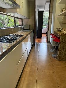 Apartamento de 3 alcobas en venta en Chico Oriental, Bogotá, 188 m² · foto 10 de 14