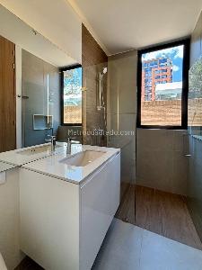 Apartamento de 3 alcobas en venta en Chico Cabrera, Bogotá, 188 m² · foto 6 de 12