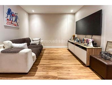 Apartamento de 2 alcobas en venta en Chico Reservado, Bogotá, 121 m² · foto 2 de 7