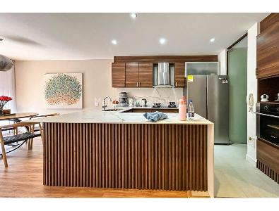 Apartamento de 2 alcobas en venta en Chico Reservado, Bogotá, 121 m² · foto 4 de 7