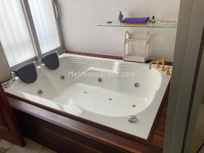 Apartamento de 3 alcobas en venta en Santa Barbara Alta, Bogotá, 275 m² · foto 16 de 20