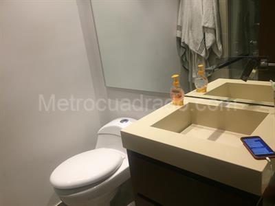 Apartamento de 3 alcobas en venta en Carolina Country Club, Bogotá, 170 m² · foto 13 de 14