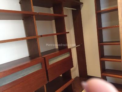 Apartamento de 2 alcobas en venta en Chico Reservado, Bogotá, 124 m² · foto 10 de 19