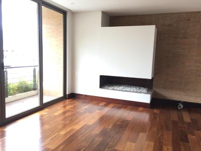 Apartamento de 2 alcobas en venta en Chico Reservado, Bogotá, 124 m² · foto 2 de 19