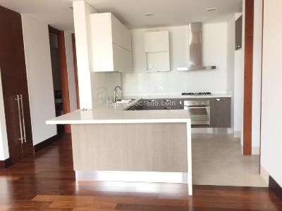 Apartamento de 2 alcobas en venta en Chico Reservado, Bogotá, 124 m² · foto 4 de 19