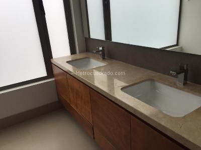 Apartamento de 2 alcobas en venta en Chico Reservado, Bogotá, 124 m² · foto 8 de 19