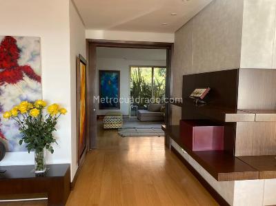 Apartamento de 3 alcobas en venta en Cerros De Los Alpes, Bogotá, 326 m² · foto 7 de 15