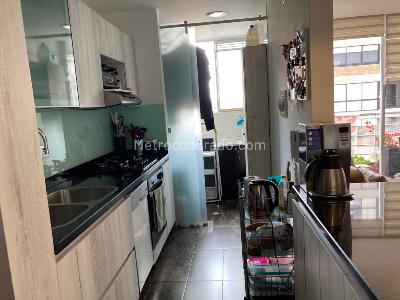 Apartamento de 3 alcobas en venta en Cedritos, Bogotá, 99 m² · foto 7 de 19