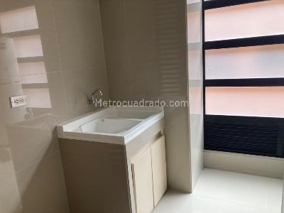 Apartamento de 3 alcobas en venta en La Carolina, Bogotá, 340 m² · foto 3 de 19