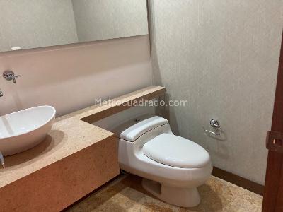 Apartamento de 3 alcobas en venta en La Carolina, Bogotá, 340 m² · foto 4 de 19