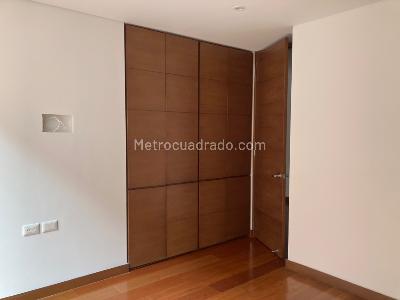 Apartamento de 3 alcobas en venta en La Carolina, Bogotá, 340 m² · foto 9 de 19