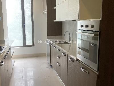 Apartamento de 3 alcobas en arriendo en Chico Reservado, Bogotá, 167 m² · foto 2 de 20