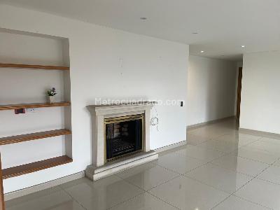 Apartamento de 3 alcobas en venta en Remanso De Santa Cruz, Bogotá, 174 m² · foto 2 de 14