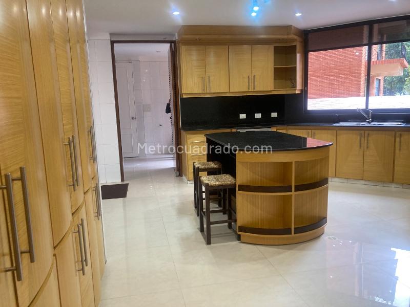 Piso – Bogotá, Canteras, Localidad Usaquén - Más