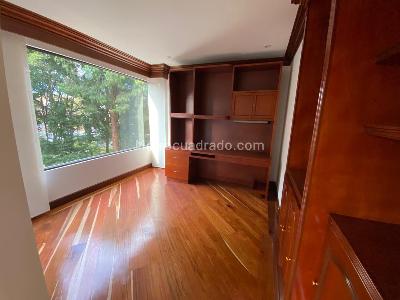 Apartamento de 3 alcobas en venta en San Patricio, Bogotá, 210 m² · foto 2 de 20