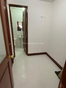 Apartamento de 3 alcobas en venta en San Patricio, Bogotá, 210 m² · foto 19 de 20
