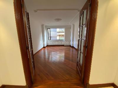 Apartamento de 3 alcobas en venta en San Patricio, Bogotá, 210 m² · foto 3 de 20