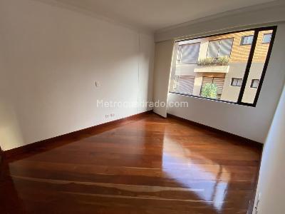 Apartamento de 3 alcobas en venta en San Patricio, Bogotá, 210 m² · foto 12 de 20