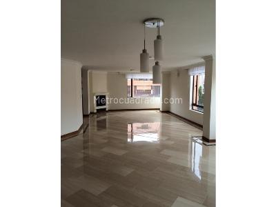 Apartamento de 3 alcobas en venta en Usaquen, Bogotá, 225 m² · foto 2 de 14