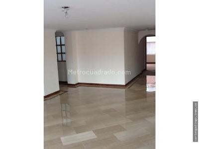 Apartamento de 3 alcobas en venta en Santa Barbara, Bogotá, 225 m² · foto 5 de 8