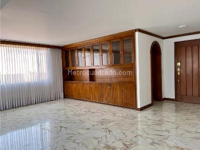 Apartamento de 3 alcobas en venta en Chico Navarra, Bogotá, 312 m² · foto 5 de 20
