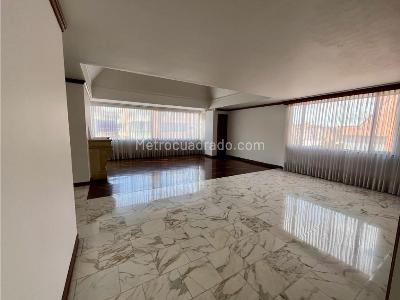 Apartamento de 3 alcobas en venta en Chico Navarra, Bogotá, 312 m² · foto 7 de 20