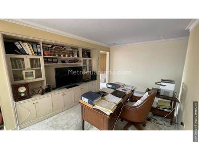 Apartamento de 3 alcobas en venta en Chico, Bogotá, 205 m² · foto 9 de 9