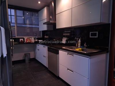 Apartamento en venta en Santa Barbara Occidental, Bogotá · foto 3 de 12