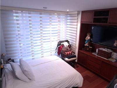 Apartamento de 4 alcobas en venta en Santa Barbara, Bogotá, 224 m² · foto 10 de 11
