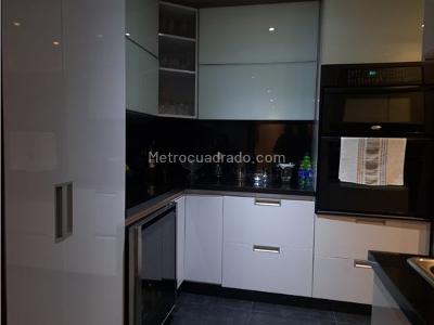 Apartamento de 4 alcobas en venta en Santa Barbara, Bogotá, 224 m² · foto 4 de 11