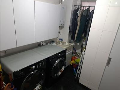 Apartamento de 4 alcobas en venta en Santa Barbara, Bogotá, 224 m² · foto 5 de 11