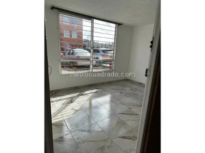 Apartamento de 3 alcobas en venta en Soacha, Soacha, 46 m² · foto 2 de 15
