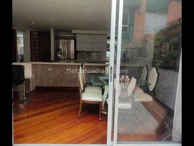Casa de 4 alcobas en venta en Colina Campestre, Bogotá, 264 m² · foto 4 de 18