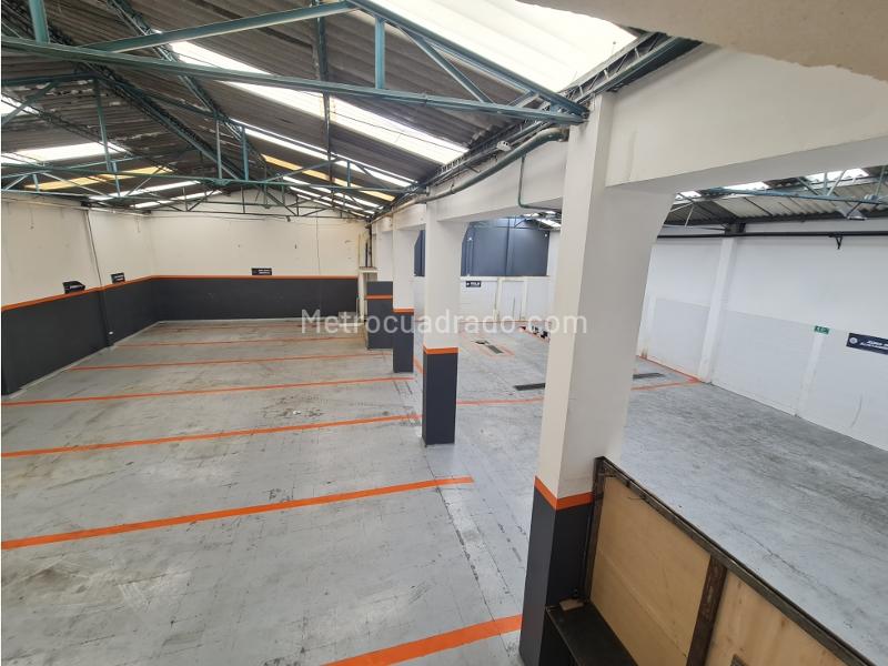 Bodega en Venta, 12 De Octubre, Bogotá D.C. - Más