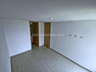 Apartamento de 2 alcobas en venta en Castilla, Bogotá, 60 m² · foto 12 de 18