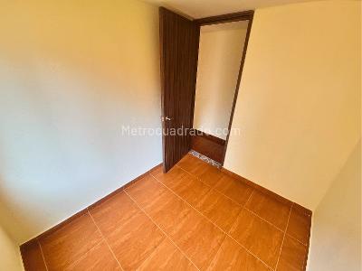 Apartamento de 3 alcobas en arriendo en Usme Pueblo, Bogotá, 42 m² · foto 9 de 13
