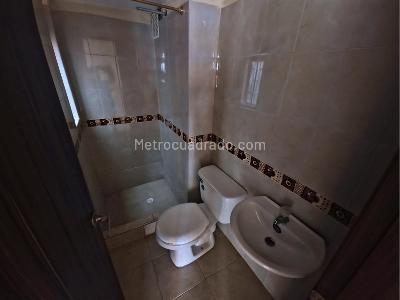 Apartamento de 3 alcobas en arriendo en Usme Pueblo, Bogotá, 42 m² · foto 12 de 13