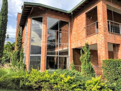 Casa de 4 alcobas en venta en Aves Marias, Sabaneta, 800 m² · foto 2 de 16