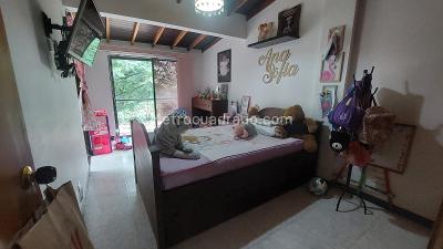 Casa de 3 alcobas en venta en Loma De Las Brujas, Envigado, 230 m² · foto 12 de 19