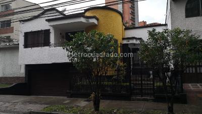 Casa de 5 alcobas en venta en Conquistadores, Medellín, 440 m² · foto 3 de 3
