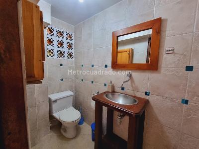 Casa de 5 alcobas en venta en Maria Auxiliadora, Sabaneta, 400 m² · foto 15 de 18