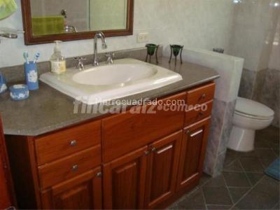 Casa de 3 alcobas en venta en Las Lomitas, Sabaneta, 930 m² · foto 5 de 14