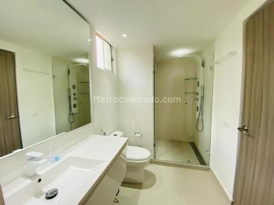 Apartamento de 2 alcobas en arriendo en Los Balsos, Medellín, 68 m² · foto 9 de 11