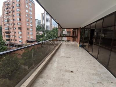 Apartamento de 3 alcobas en arriendo en El Poblado, Medellín, 270 m² · foto 2 de 20