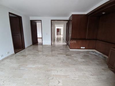 Apartamento de 3 alcobas en arriendo en El Poblado, Medellín, 270 m² · foto 14 de 20