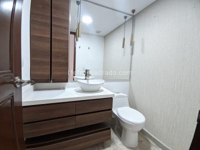 Apartamento de 3 alcobas en arriendo en El Poblado, Medellín, 270 m² · foto 17 de 20